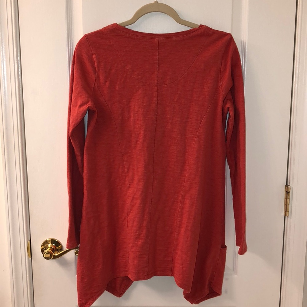 LOGO Slub Knit Top With Pockets - Picture 2 of 7